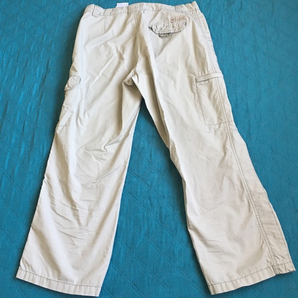 Size 8 cargo capri Columbia pants 🛍 - Picture 6 of 16
